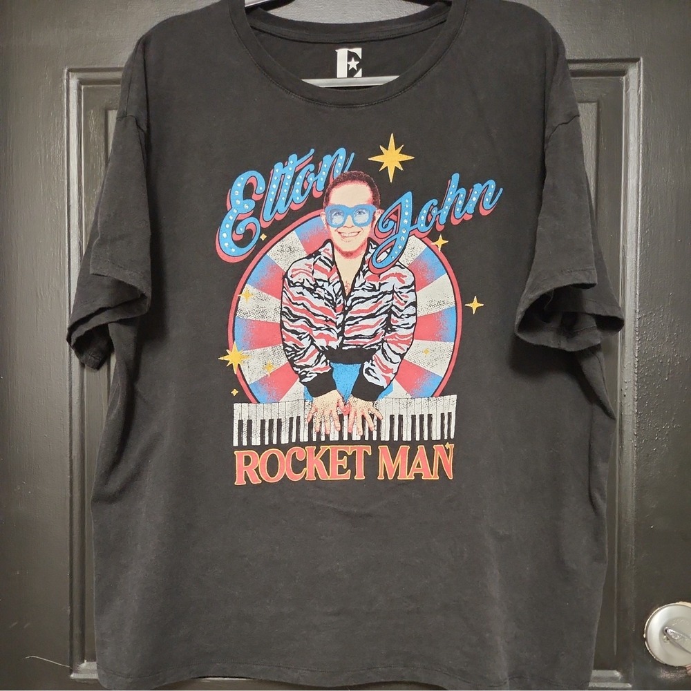Elton John T-Shirt Women's XXL Black Short Sleeve Rocket Man Music Piano Tee